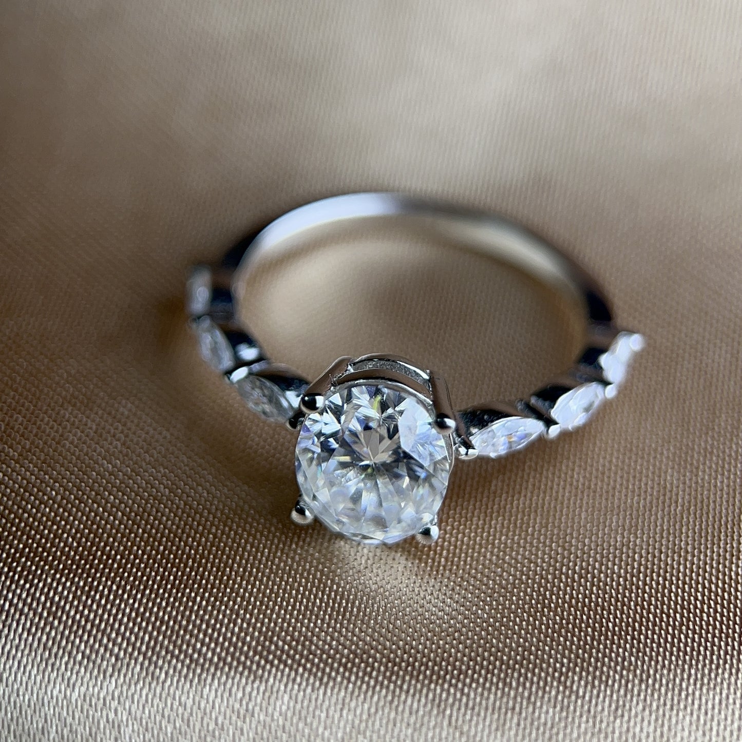 KERXI Oval 2.31 carat 18K white gold ring